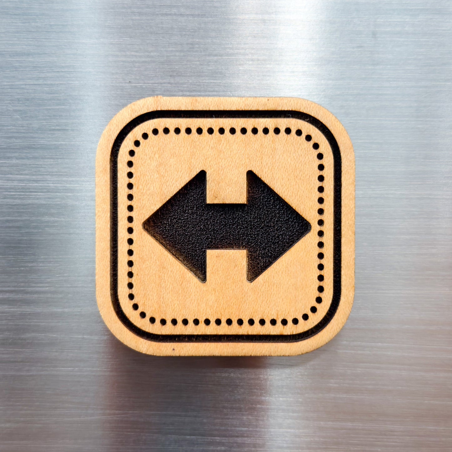 Vers / Side Emoji Magnet